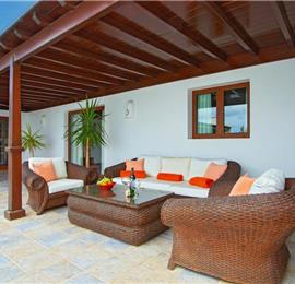4 Bedroom Villa with Pool in Playa Blanca, Sleeps 8